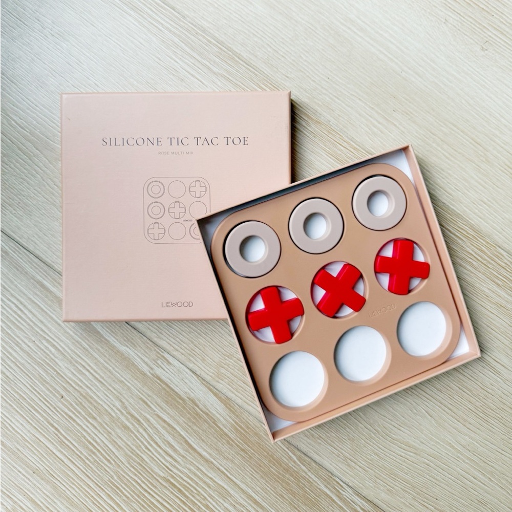 Liewood tic tac toe game